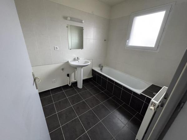 LAVEYRON - VILLA T4 AVEC GARAGE ET JARDIN - 97.02 M2