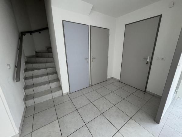 LAVEYRON - VILLA T4 AVEC GARAGE ET JARDIN - 97.02 M2