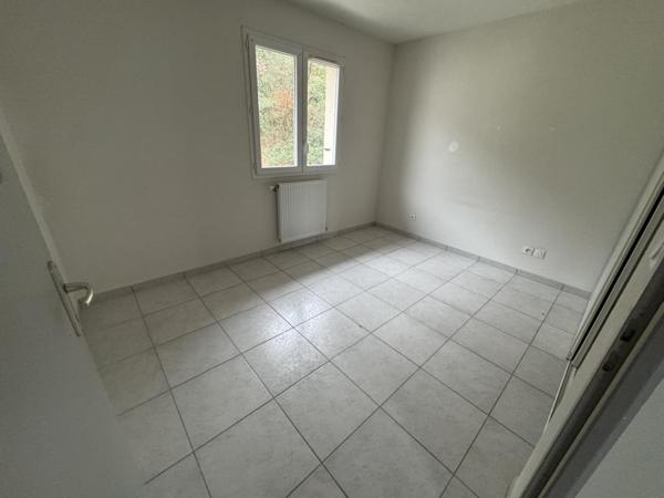 LAVEYRON - VILLA T4 AVEC GARAGE ET JARDIN - 97.02 M2