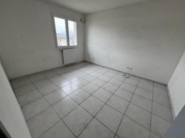 LAVEYRON - VILLA T4 AVEC GARAGE ET JARDIN - 97.02 M2