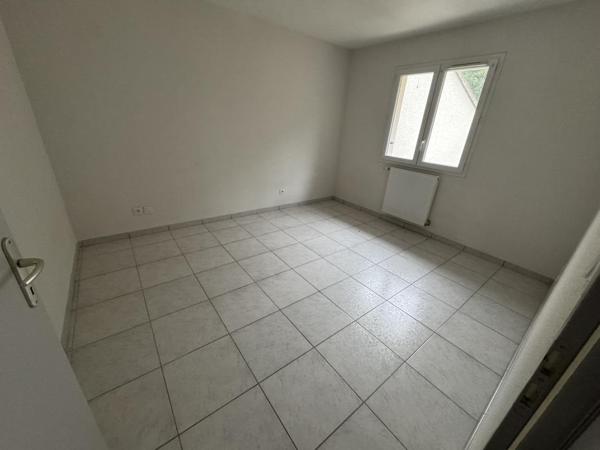 LAVEYRON - VILLA T4 AVEC GARAGE ET JARDIN - 97.02 M2