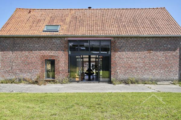 Nieppe (59850) Ferme au carré rénovée à 20 minutes de Lille