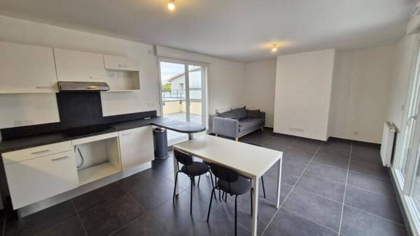 Appartement 3 pièces                                        - 69500 Bron Réf : 5438