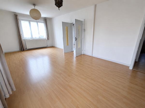 Plain pied individuel sous-sol complet sur plus de 900m² !!