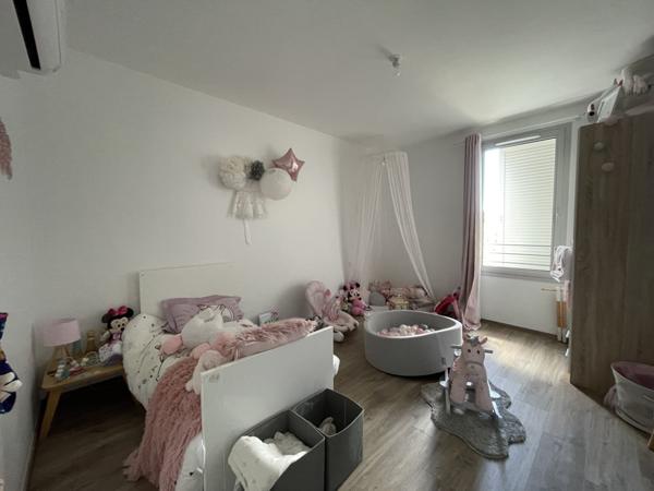 Appartement 7 pièce(s) 4 chambre(s) 195 m²