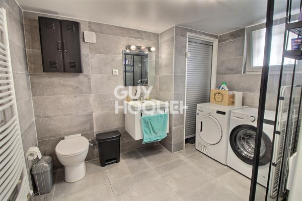 MAISON À LOUER DE 7 PIÈCES DE 127,70 M²