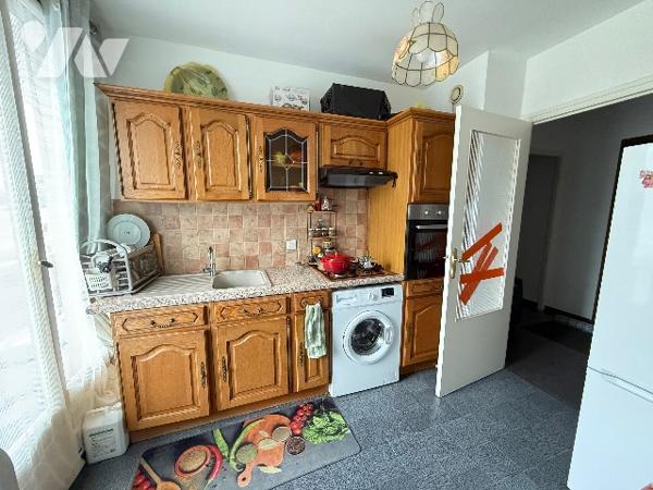 SAINT-ÉTIENNE BERGSON – T3 67,82 m² + BALCON + CAVE – 7ᵉ ÉTAGE AVEC ASCENSEUR