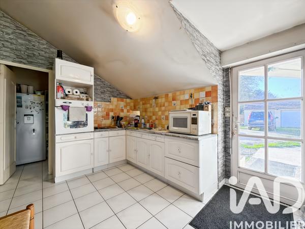 Maison à vendre 5 pièces 107 m² Saint-Ouën-des-Toits