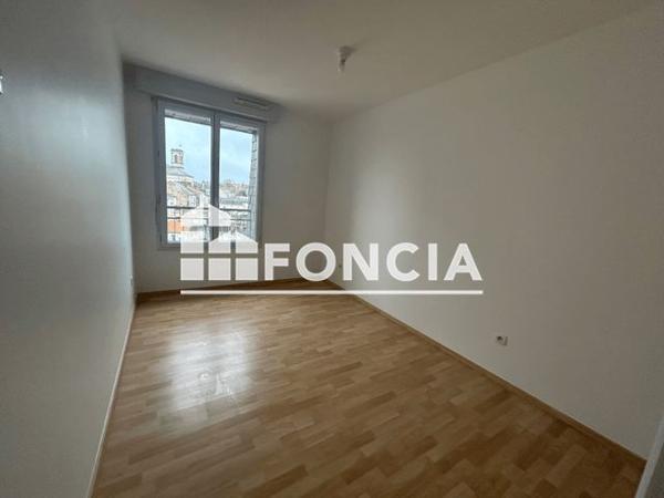 Location Appartement 3 pièces 80.7 m² - 2 RUE DE LA MARNE La Roche Sur Yon 85000