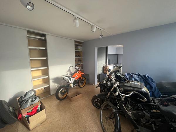 Murs commerciaux à Rouen Rive droite de 180m2