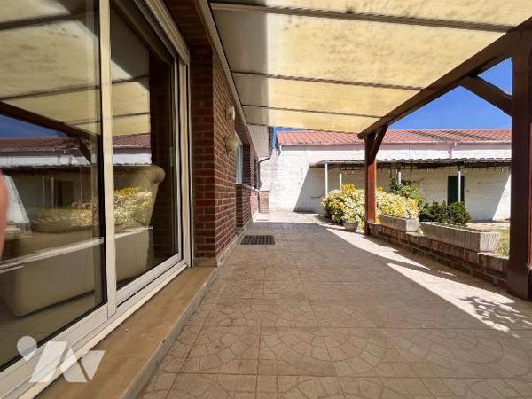 HAZEBROUCK : OPPORTUNITÉ A VOIR ! 

Jolie Maison d'habitation, semi PLAIN PIED d'environ 132 ...
