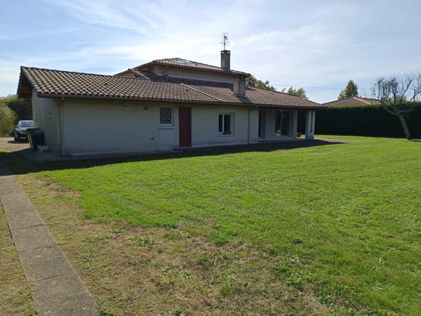 CONTEMPORAINE DE 4 CHAMBRES , QUARTIER RECHERCHE.