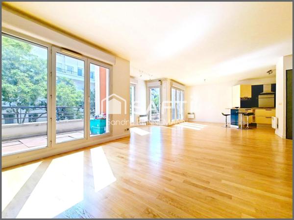 APPARTEMENT FAMILIAL avec TERRASSE et DOUBLE BOX