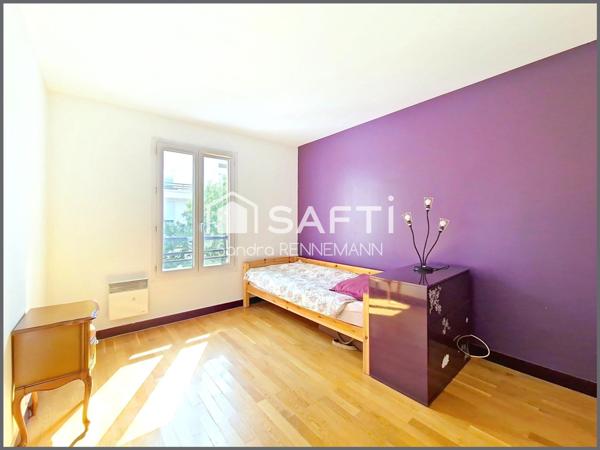 APPARTEMENT FAMILIAL avec TERRASSE et DOUBLE BOX