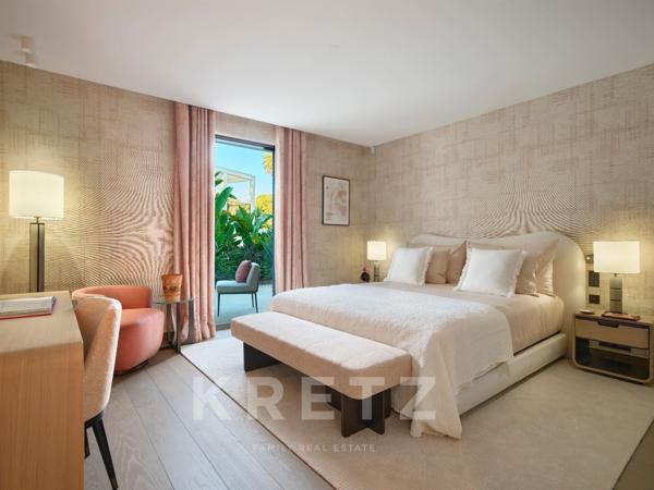 CAP D'ANTIBES : DOMAINE PRIVE DE 3 VILLAS NEUVES - VUE MER