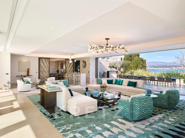 CAP D'ANTIBES : DOMAINE PRIVE DE 3 VILLAS NEUVES - VUE MER