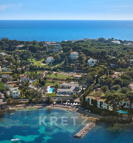CAP D'ANTIBES : DOMAINE PRIVE DE 3 VILLAS NEUVES - VUE MER