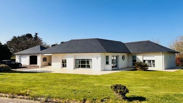 CROZON : Contemporaine d'Exception avec Vue Mer Dégagée sur le Port du Fret