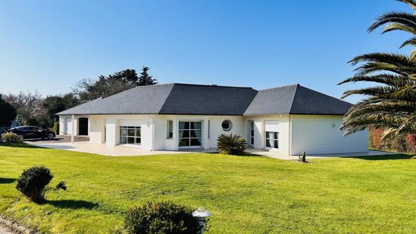 CROZON : Contemporaine d'Exception avec Vue Mer Dégagée sur le Port du Fret