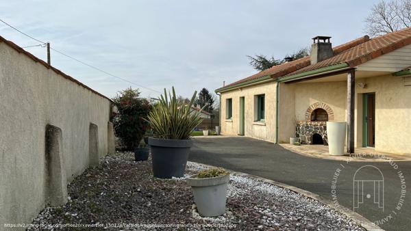 Maison , Saint pierre des echaubrognes