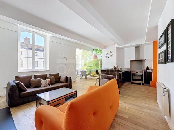 APPARTEMENT T4 A LOUER - LYON 1ER ARRONDISSEMENT - 100.12 m 2 - 1 720 € charges comprises par mois