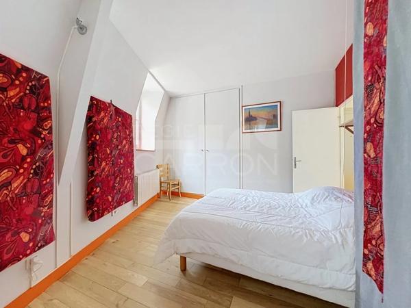 APPARTEMENT T4 A LOUER - LYON 1ER ARRONDISSEMENT - 100.12 m 2 - 1 720 € charges comprises par mois