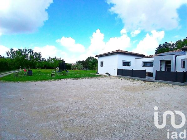 Maison 7 pièces de 151 m² à La Ville-Dieu-du-Temple (82290)