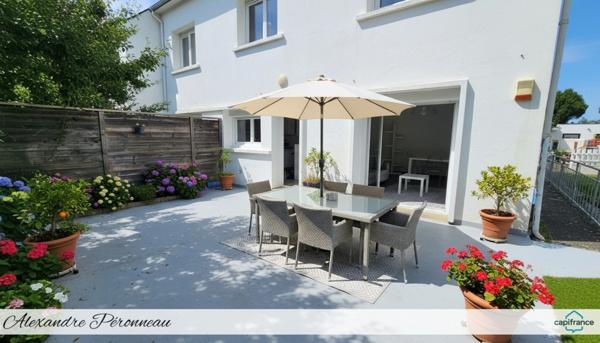 Appartement T2 avec terrasse, grand jardin privatif 160 m², garage et dépendance – petite copropriété sans charges