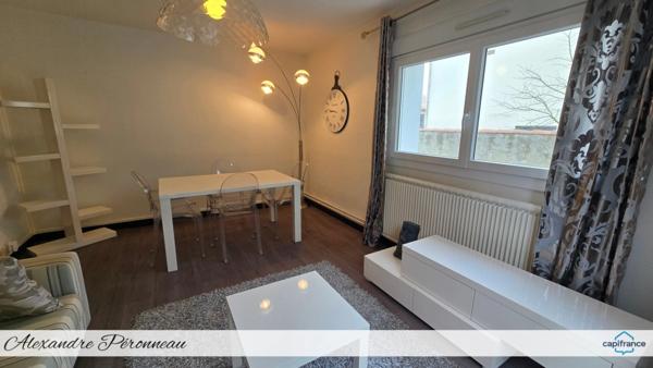 Appartement T2 avec terrasse, grand jardin privatif 160 m², garage et dépendance – petite copropriété sans charges