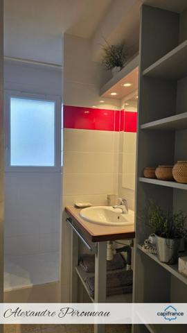 Appartement T2 avec terrasse, grand jardin privatif 160 m², garage et dépendance – petite copropriété sans charges