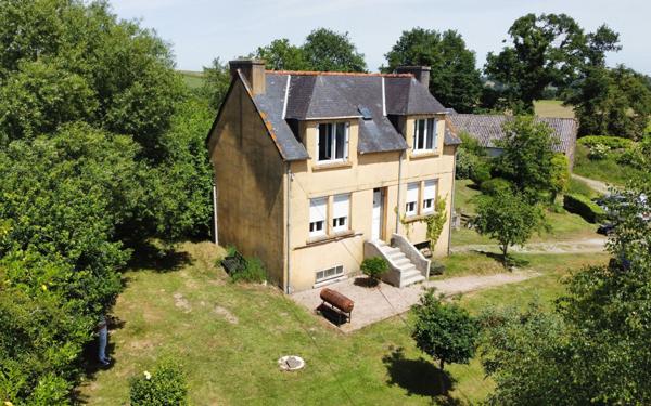 Maison à vendre    3 pièces • 72 m2 Saint-Hernin