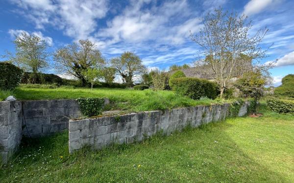 Maison à vendre    3 pièces • 72 m2 Saint-Hernin