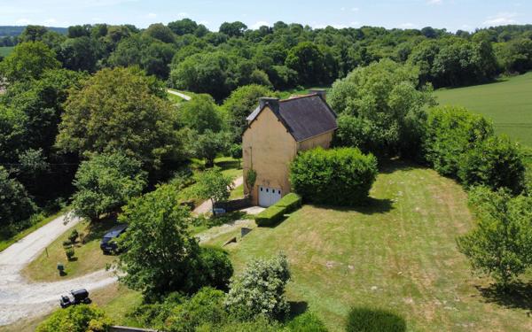 Maison à vendre    3 pièces • 72 m2 Saint-Hernin