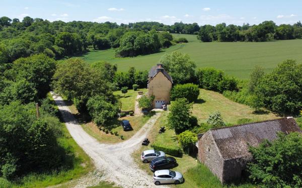 Maison à vendre    3 pièces • 72 m2 Saint-Hernin