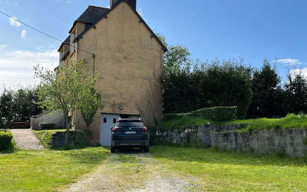 Maison à vendre    3 pièces • 72 m2 Saint-Hernin