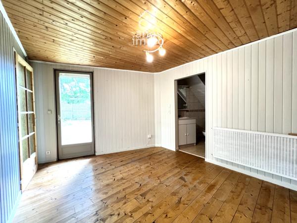 Maison
                                                                                                                                                                                                                                                                                                                        7 pièce(s)                                                                                                                                                                                                          5 chambre(s)                                                                                                                                                                                                          149  m²
