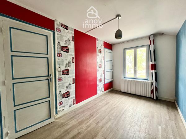 Maison
                                                                                                                                                                                                                                                                                                                        7 pièce(s)                                                                                                                                                                                                          5 chambre(s)                                                                                                                                                                                                          149  m²