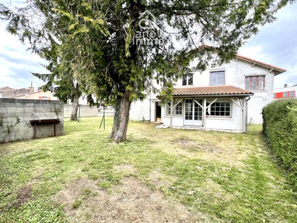 Maison
                                                                                                                                                                                                                                                                                                                        7 pièce(s)                                                                                                                                                                                                          5 chambre(s)                                                                                                                                                                                                          149  m²