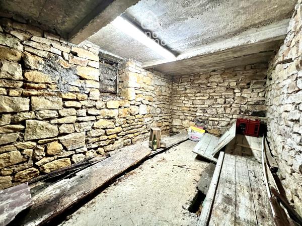 Maison
                                                                                                                                                                                                                                                                                                                        7 pièce(s)                                                                                                                                                                                                          5 chambre(s)                                                                                                                                                                                                          149  m²