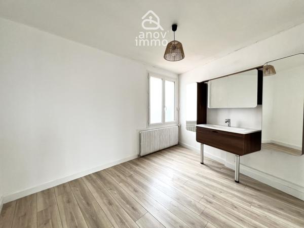 Maison
                                                                                                                                                                                                                                                                                                                        7 pièce(s)                                                                                                                                                                                                          5 chambre(s)                                                                                                                                                                                                          149  m²