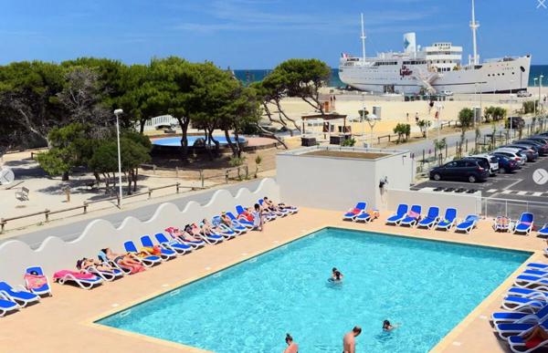 Investissement face mer Studio 22 m² avec bail commercial, plage à pied