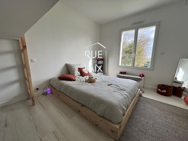 79200 CHATILLON SUR THOUET Maison de plain-pied de 128 m² située à Châtillon-sur-Thouet