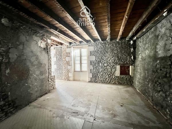 Immeuble
                                                                                                                                                
                                                                                                                                                
                                                                                                                                                
                                                    
                                                                                                                                                                                                                                                                                                                        280  m²                                                                                                                                                                                                         2 etage(s)
