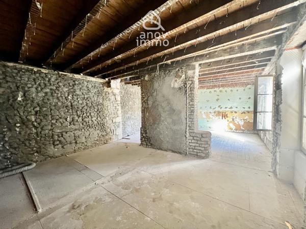 Immeuble
                                                                                                                                                
                                                                                                                                                
                                                                                                                                                
                                                    
                                                                                                                                                                                                                                                                                                                        280  m²                                                                                                                                                                                                         2 etage(s)