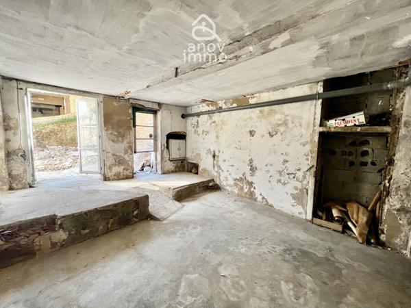 Immeuble
                                                                                                                                                
                                                                                                                                                
                                                                                                                                                
                                                    
                                                                                                                                                                                                                                                                                                                        280  m²                                                                                                                                                                                                         2 etage(s)