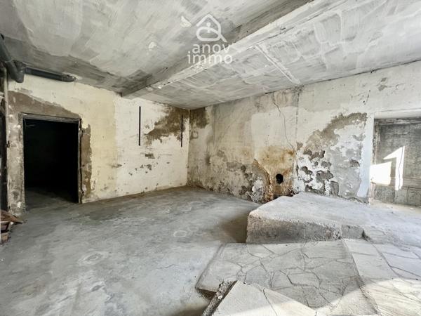 Immeuble
                                                                                                                                                
                                                                                                                                                
                                                                                                                                                
                                                    
                                                                                                                                                                                                                                                                                                                        280  m²                                                                                                                                                                                                         2 etage(s)