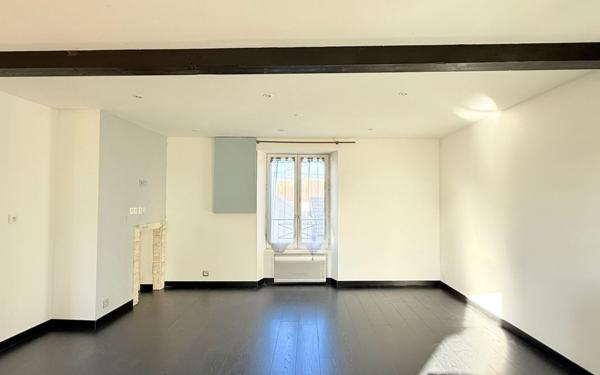Appartement à vendre    2 pièces • 49 m2 Jouy-le-Châtel