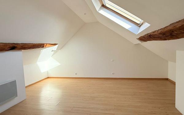 Appartement à vendre    2 pièces • 49 m2 Jouy-le-Châtel