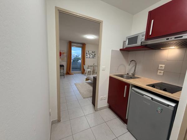 STUDIO MEUBLE  25.55m² 13003 MARSEILLE