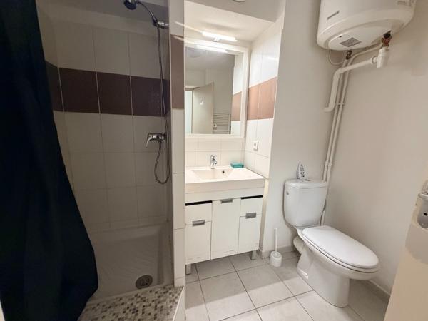 STUDIO MEUBLE  25.55m² 13003 MARSEILLE